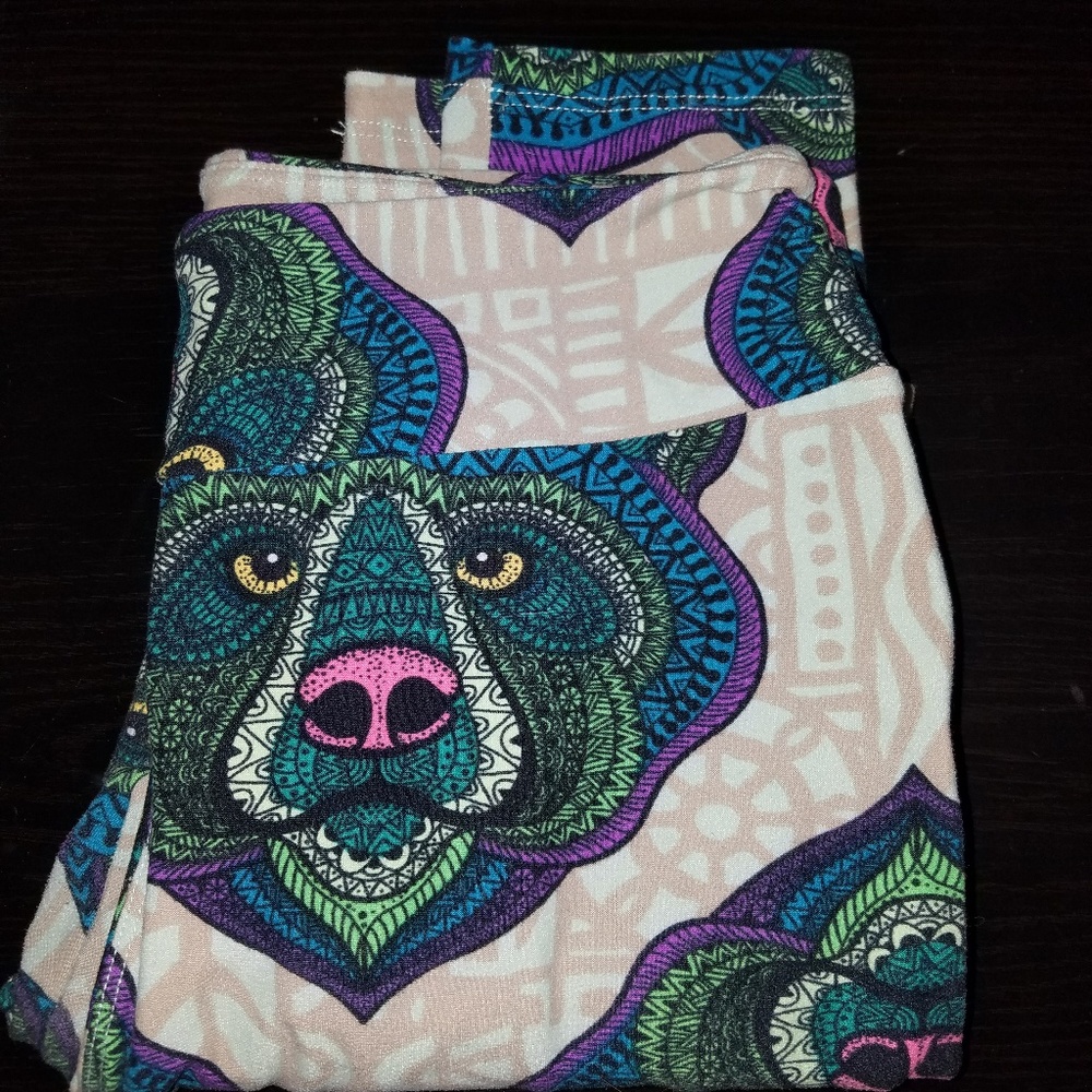 Lularoe mosaic bear leggings OS